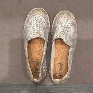 The sak Ella espadrille flats size 7. Light grey